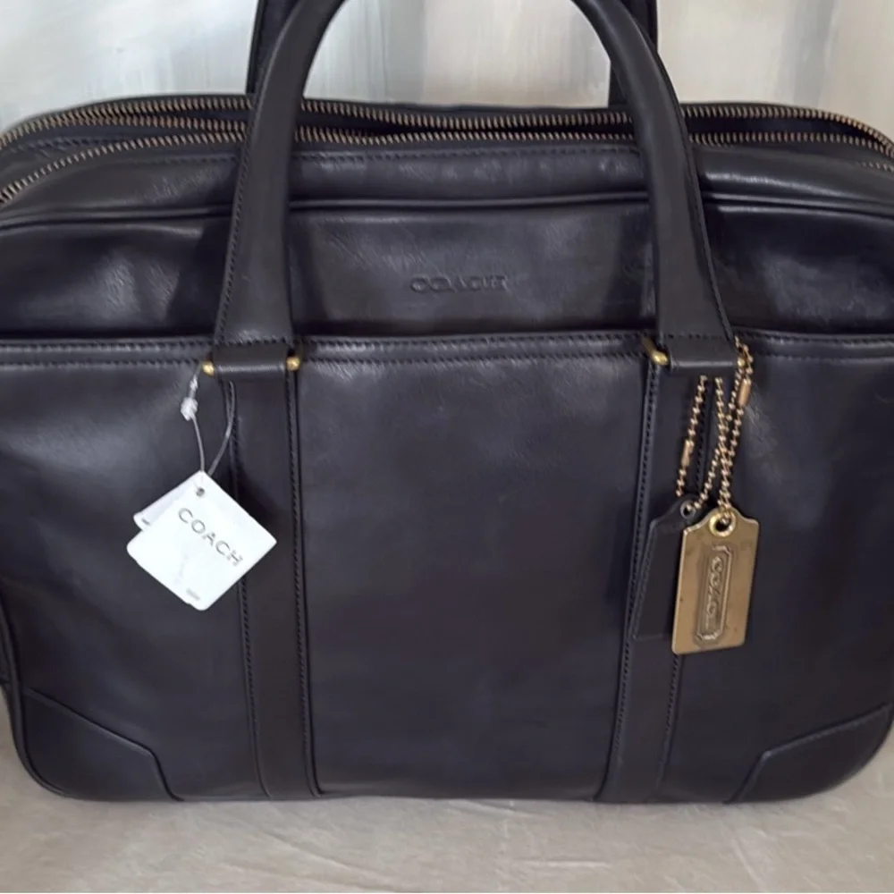 Never used w/tag- Classic Coach Men’s Commuter bag